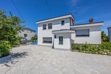 Villa Nina