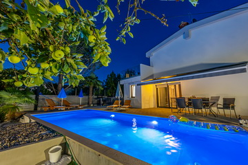  Villa Nina