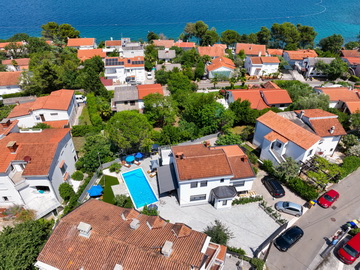  Villa Nina