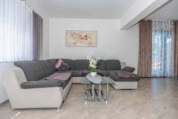  Villa Nina