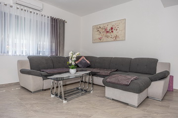  Villa Nina